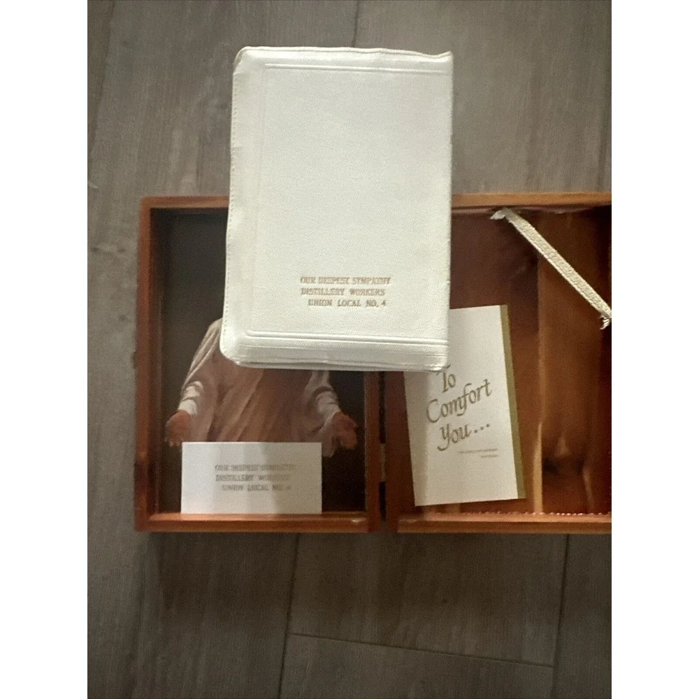 Vtg 1958 Cedar Wood Bible‎ Box White Holy Bible Distillery Workers LOCAL UNION 4